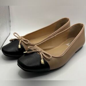Steve Madden Black and Tan Ballet Flats